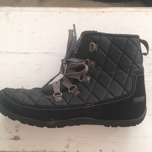 Khombu Serina Boots